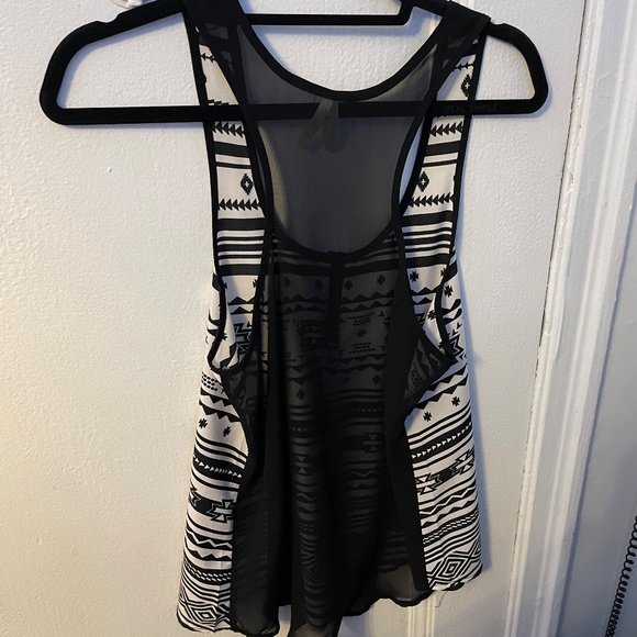 Patterned silken top - Picture 2 of 2